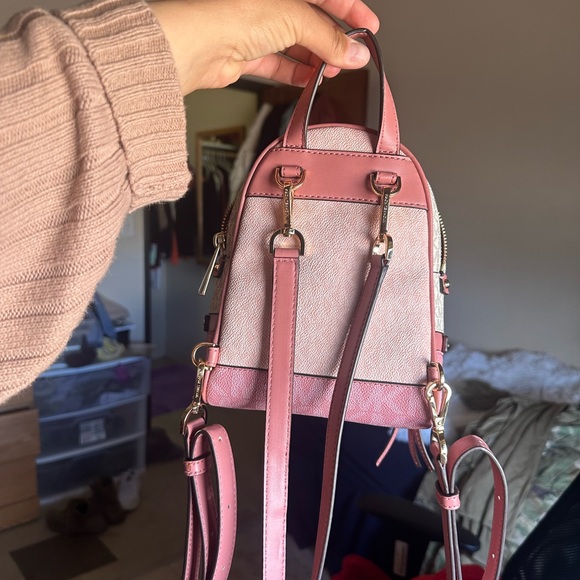 WORN ONCE. ONE SIZE MINI MICHAEL KORS BACKPACK. - Picture 5 of 6
